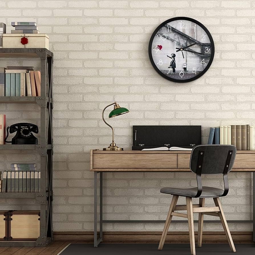 バンクシー　バルーンガール木製掛時計 Amazon.co.jp: 掛け時計 Banksy バンクシー 女の子 赤い風船 壁